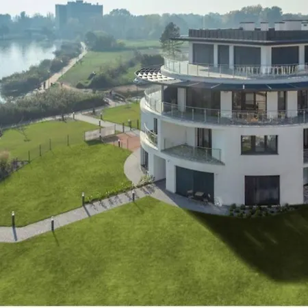 Balatonparti Gyoengyszem