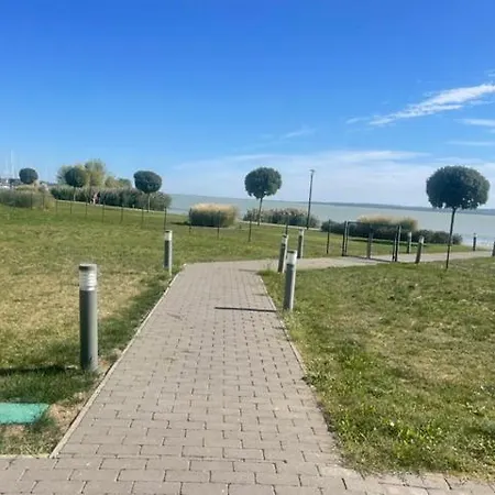 Balatonparti Gyoengyszem Apartament *