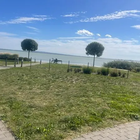 Balatonparti Gyoengyszem * Keszthely