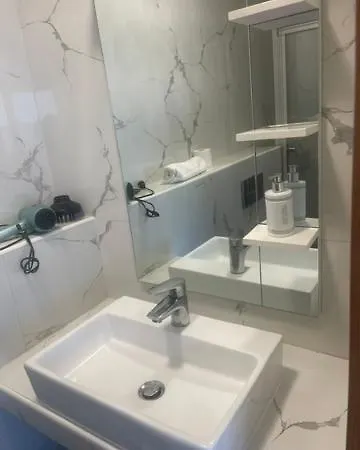 Balatonparti Gyoengyszem *