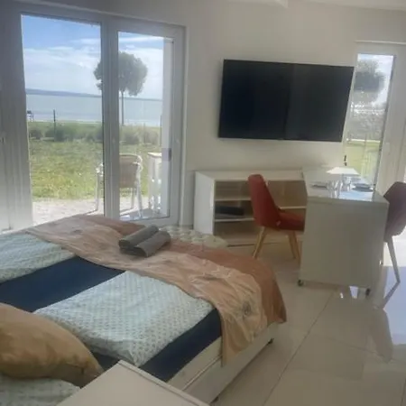 Balatonparti Gyoengyszem Apartament *